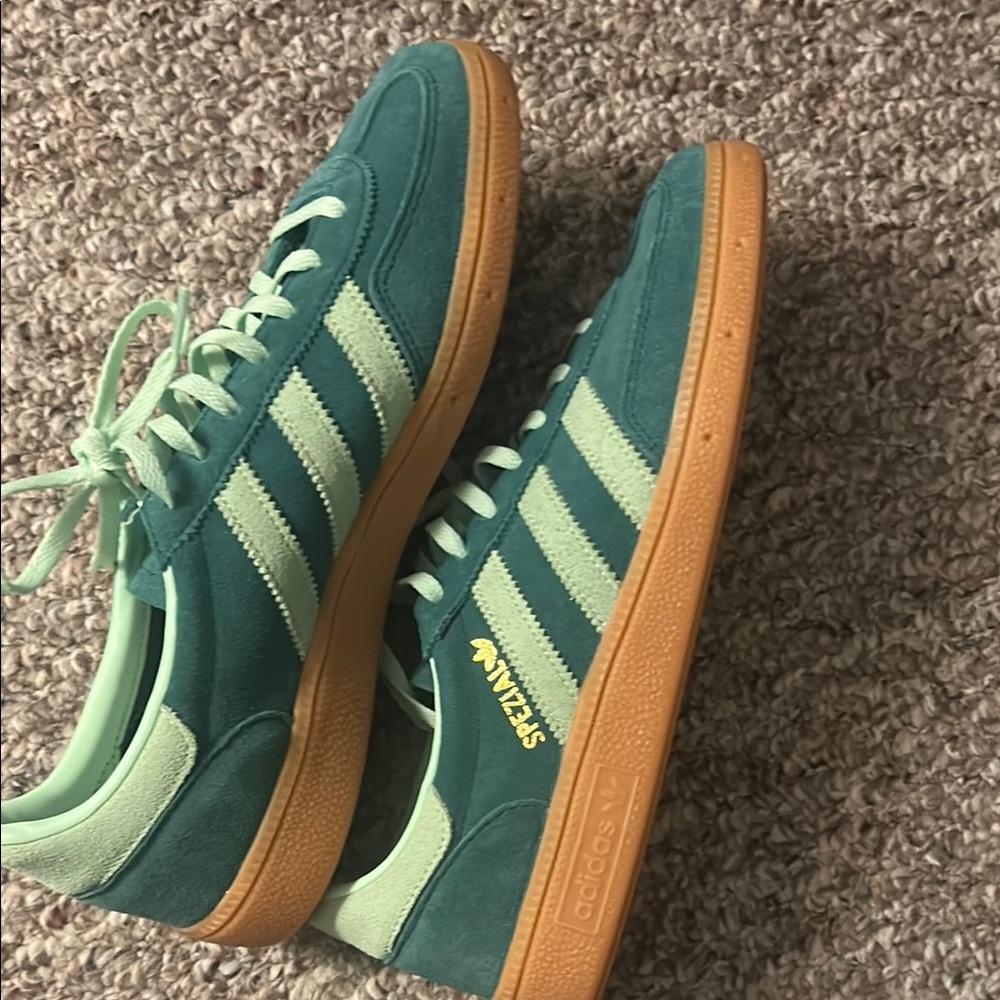 Adidas green and teal shoes - Picture 5 of 5